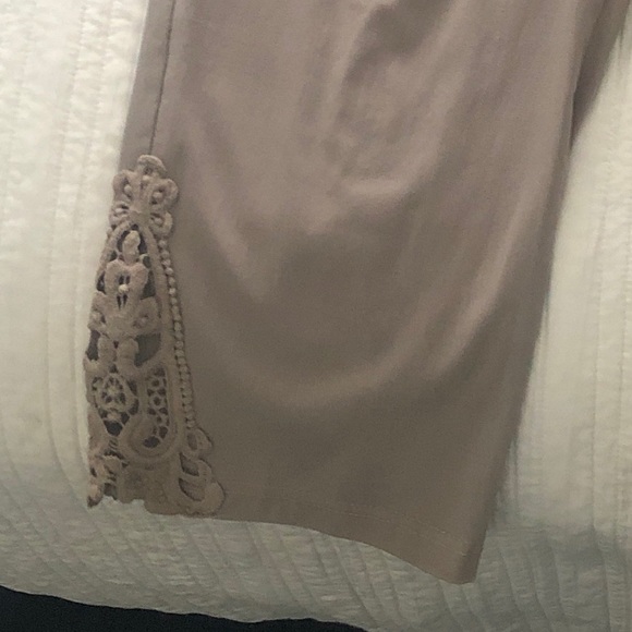 Pants - NoniB 3 quarter pants Size 16
